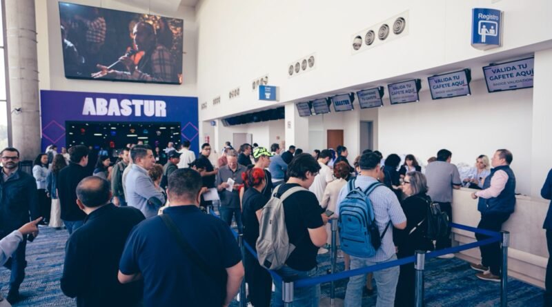 Hoteles y restaurantes se preparan rumbo al Mundial en ABASTUR 2025.