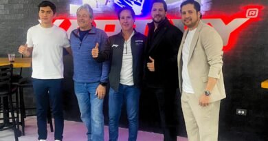 Mario Domínguez acompaña a inaugurar a la familia Uribe, Kartify; con adrenalina y emoción.
