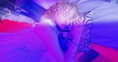 Fakepunky lanza nuevo vídeo musical en sinergia con la modelo Mar Andraca.