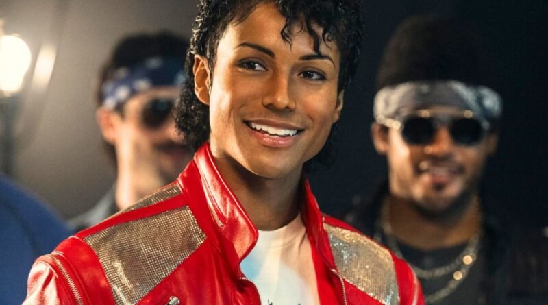 Se estrena la película “Michael”, de Michael Jackson.