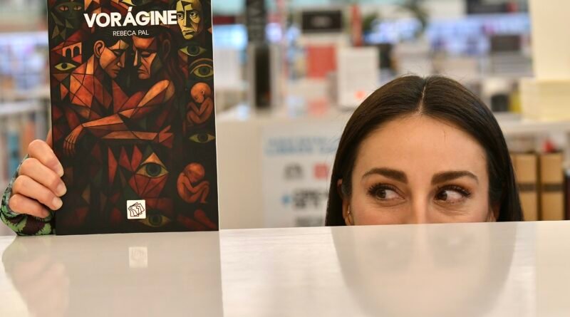“Vorágine”, la novela de Rebeca Pal que se adentra en las complejidades de las relaciones humanas.