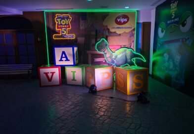 Vips y Disney celebran 10 años de colaboración con el estreno de Toy Story 5.