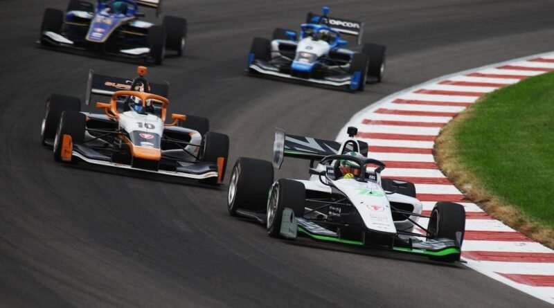 El piloto mexicano completó una intensa octava fecha del campeonato en el Gran Premio de Illinois.