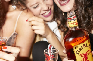 Fireball enciende México, el shot que llega para dominar el precopeo de la fiesta más grande del fútbol.