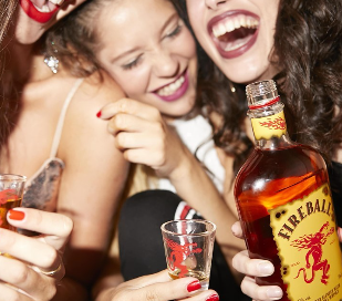 Fireball enciende México, el shot que llega para dominar el precopeo de la fiesta más grande del fútbol.