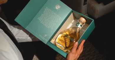 Tequila Kypros celebra al mejor, con lo mejor.