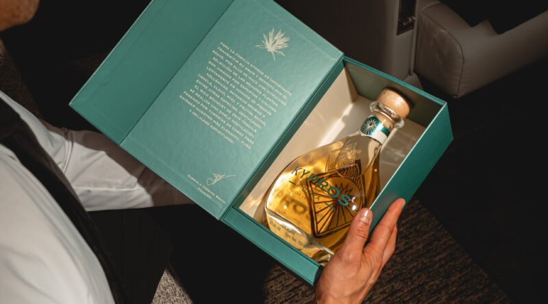 Tequila Kypros celebra al mejor, con lo mejor.