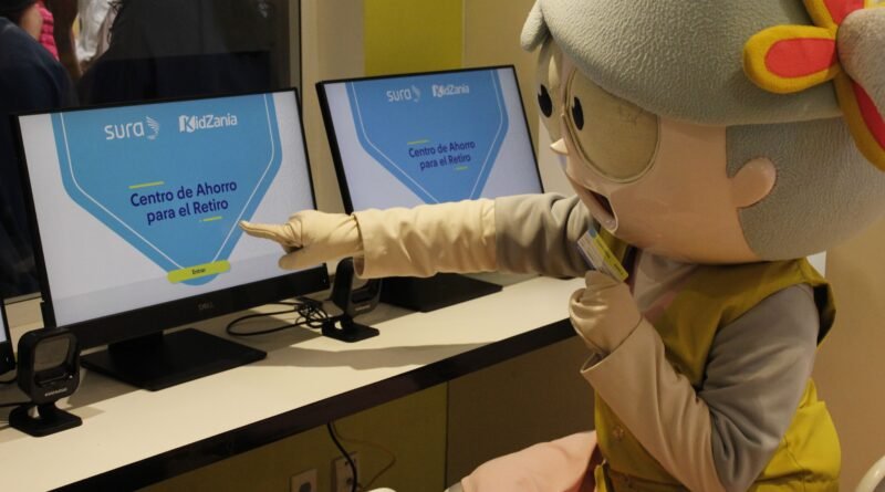 KidZania Y SURA celebran un año de inmersión educativa financiera en Cuicuilco.