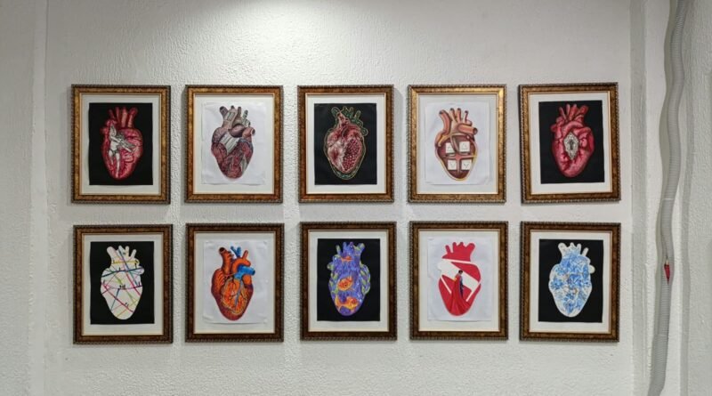 «Corazón, Corazón»: Arte, resiliencia y la voz de 50 niños pacientes de cardiología se apoderan de la Galería ÍCONOS. «Corazón, Corazón»: Arte, resiliencia y la voz de 50 niños pacientes de cardiología se apoderan de la Galería ÍCONOS.