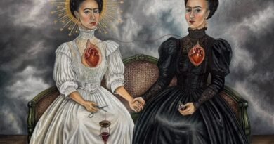 Jefe de cancillería de la embajada de México en Reino Unido inaugura la exposición “100 Fridas para Frida” en el corazón artístico de Londres.