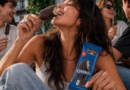 La nueva paleta OREO® de Helados Holanda® combina helado sabor vainilla, cobertura sabor chocolate e inclusiones de galleta para darle un giro divertido a los pequeños momentos del día.