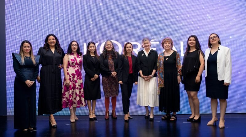 L’Oréal Groupe México, la UNESCO y la Academia Mexicana de Ciencias celebran 20 años de “Para las mujeres en la ciencia” reconociendo el trabajo de ocho científicas en su edición 2026. L’Oréal Groupe México, la UNESCO y la Academia Mexicana de Ciencias celebran 20 años de “Para las mujeres en la ciencia” reconociendo el trabajo de ocho científicas en su edición 2026.
