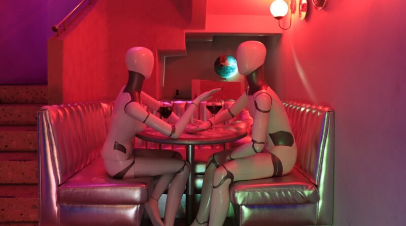 Mixología nueva, arte contempo, arquitectura maximalista y conceptos futuristas completan la experiencia de una casa pensada para bailar, conversar, ligar, descubrir y encontrarse.